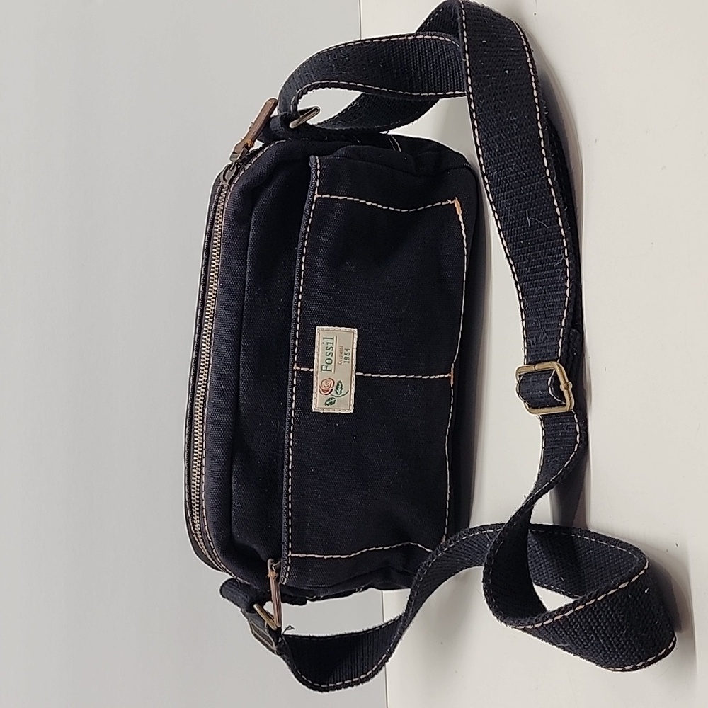 Vintage FOSSIL black shoulder or crossbody purse